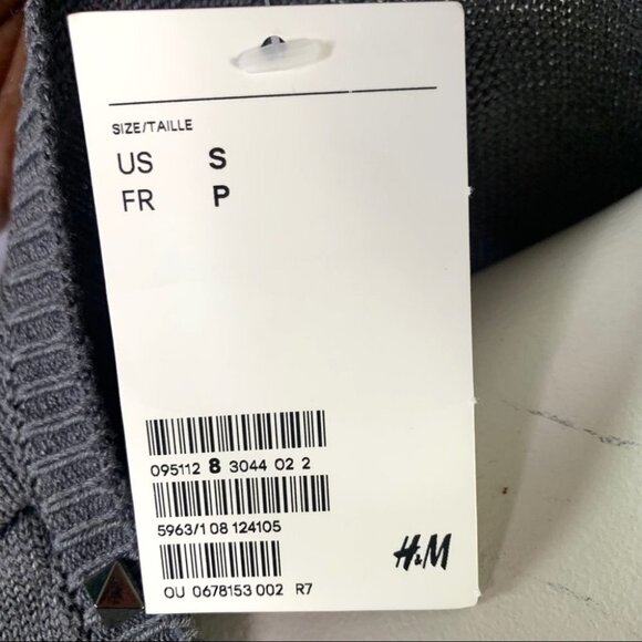 DIVIDED H&M GREY SWEATSHIRT KNIT TOP STUDS CREWNECK LONG SLEEVE SWEATSHIRT SMALL - Picture 8 of 13